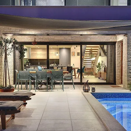 Ferienhaus In Mit Privatem Pool, Tischtennis, Bbq, Wlan Pula